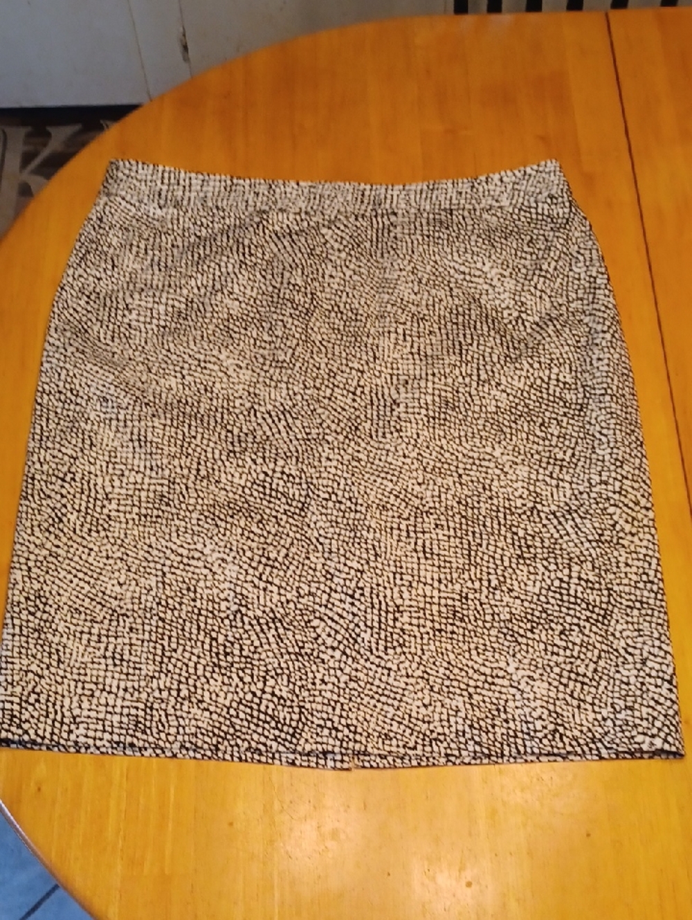 Banana Republic Black, White, Brown Animal Print Midi Skirt Size 14 NWT